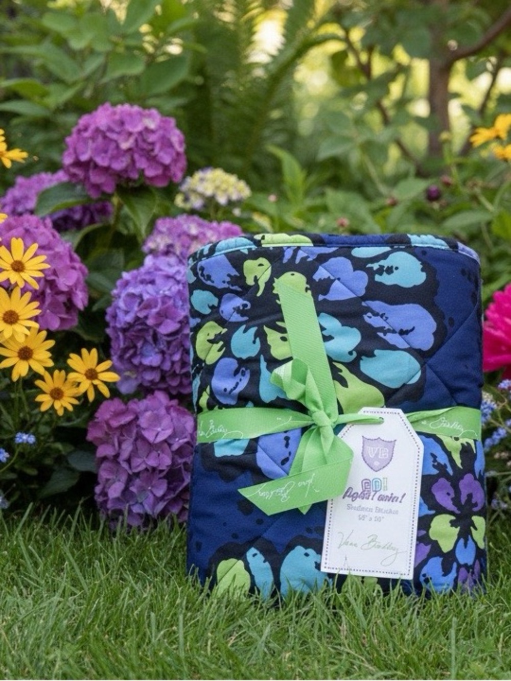 Vera Bradley Weekend Tote INDIGO POP Extra Large -RARE NWOT - Picture 9 of 10